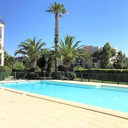 Lagrange Port-marine Appart hôtel