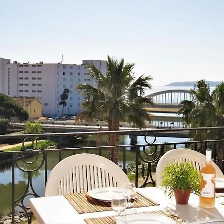 Appart hôtel Lagrange Port-marine 4*