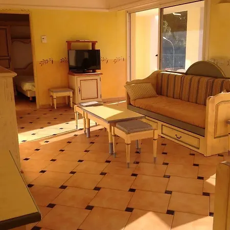 Lagrange Port-marine Appart hôtel 4*